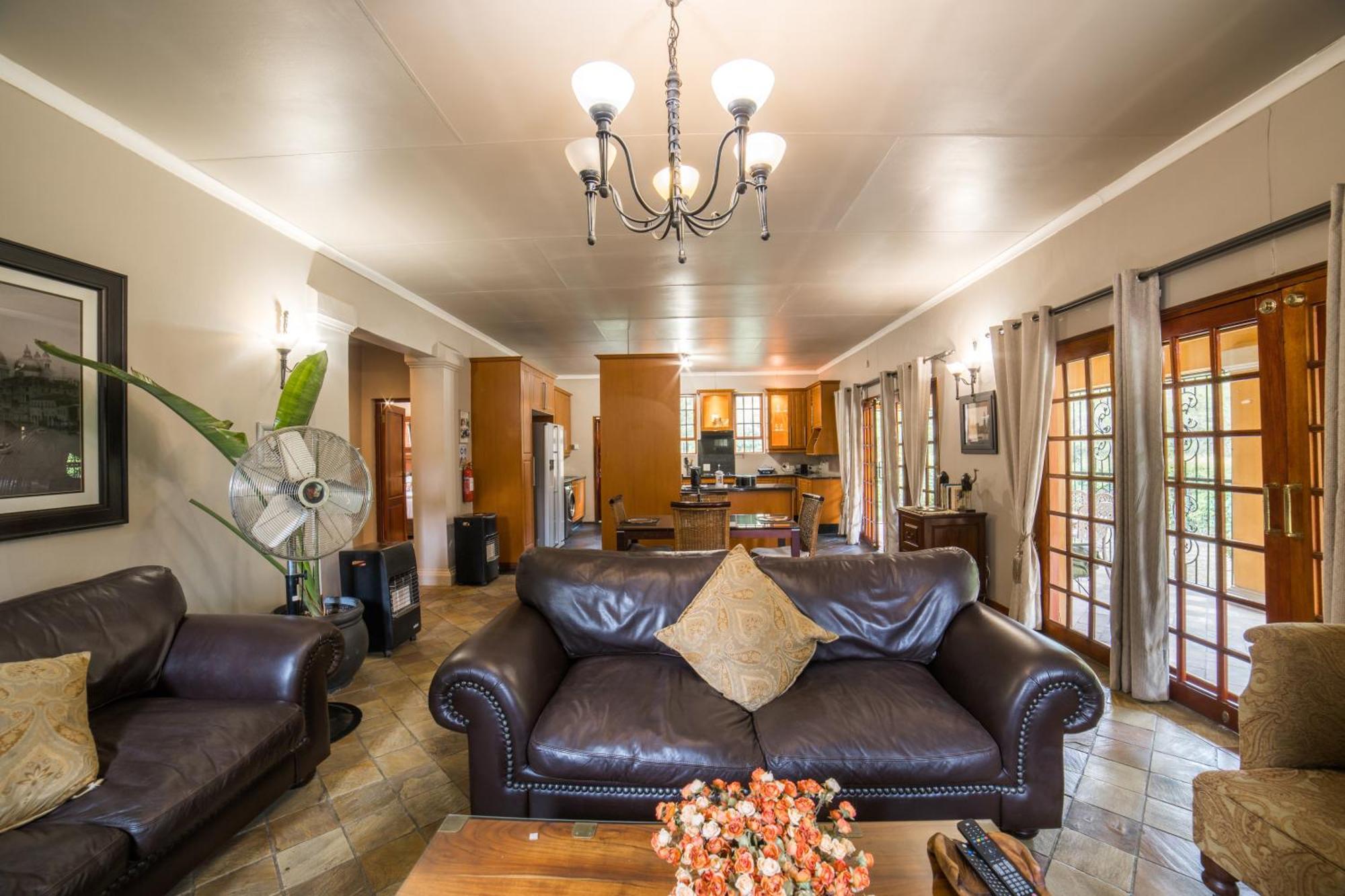 Tuareg Guest House มิดแรนด์ ภายนอก รูปภาพ