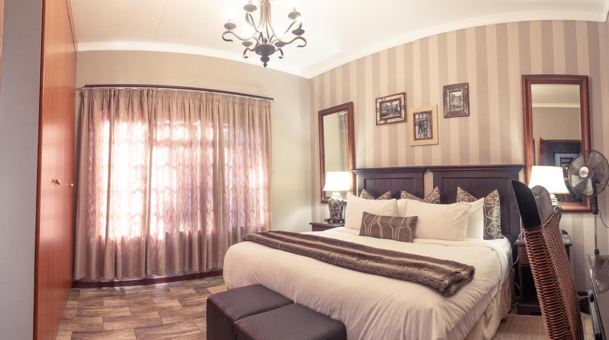 Tuareg Guest House มิดแรนด์ ภายนอก รูปภาพ