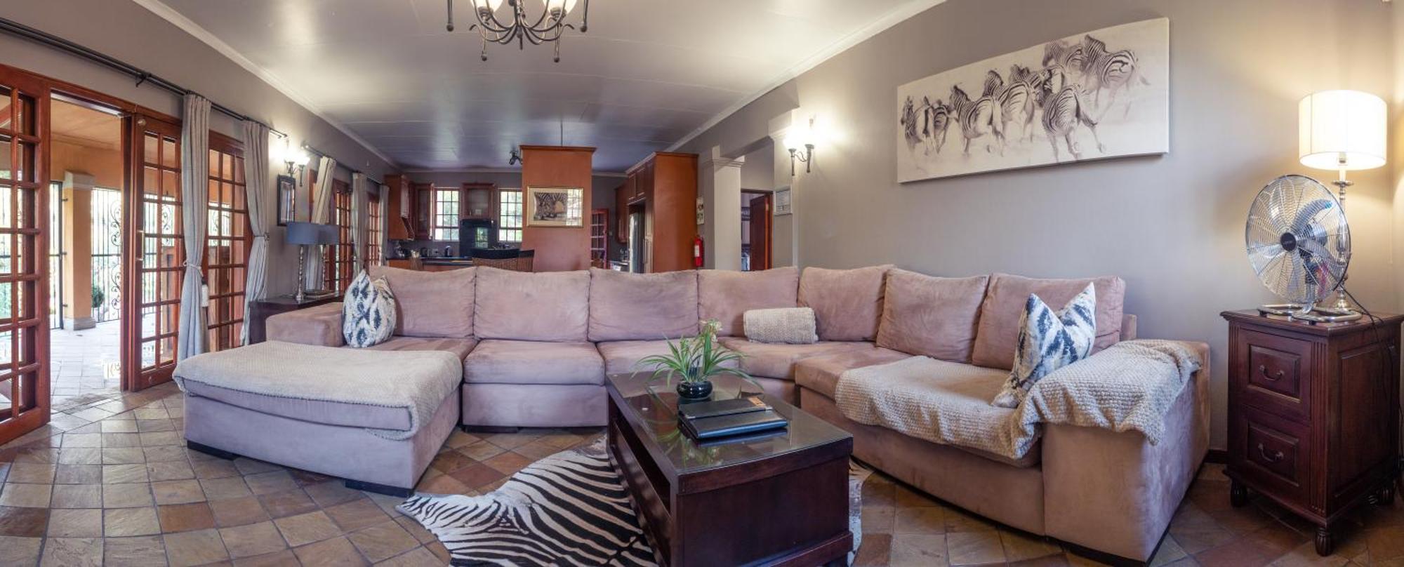 Tuareg Guest House มิดแรนด์ ภายนอก รูปภาพ