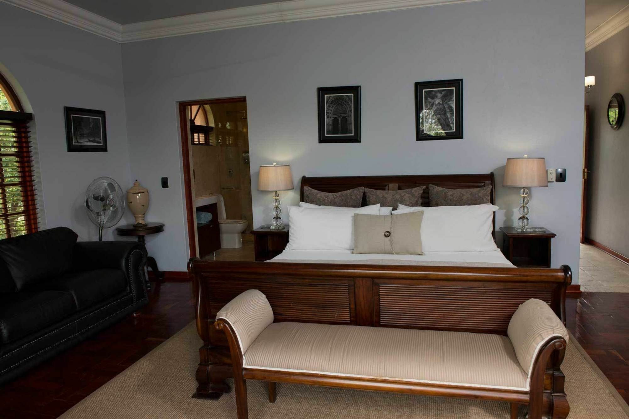 Tuareg Guest House มิดแรนด์ ภายนอก รูปภาพ